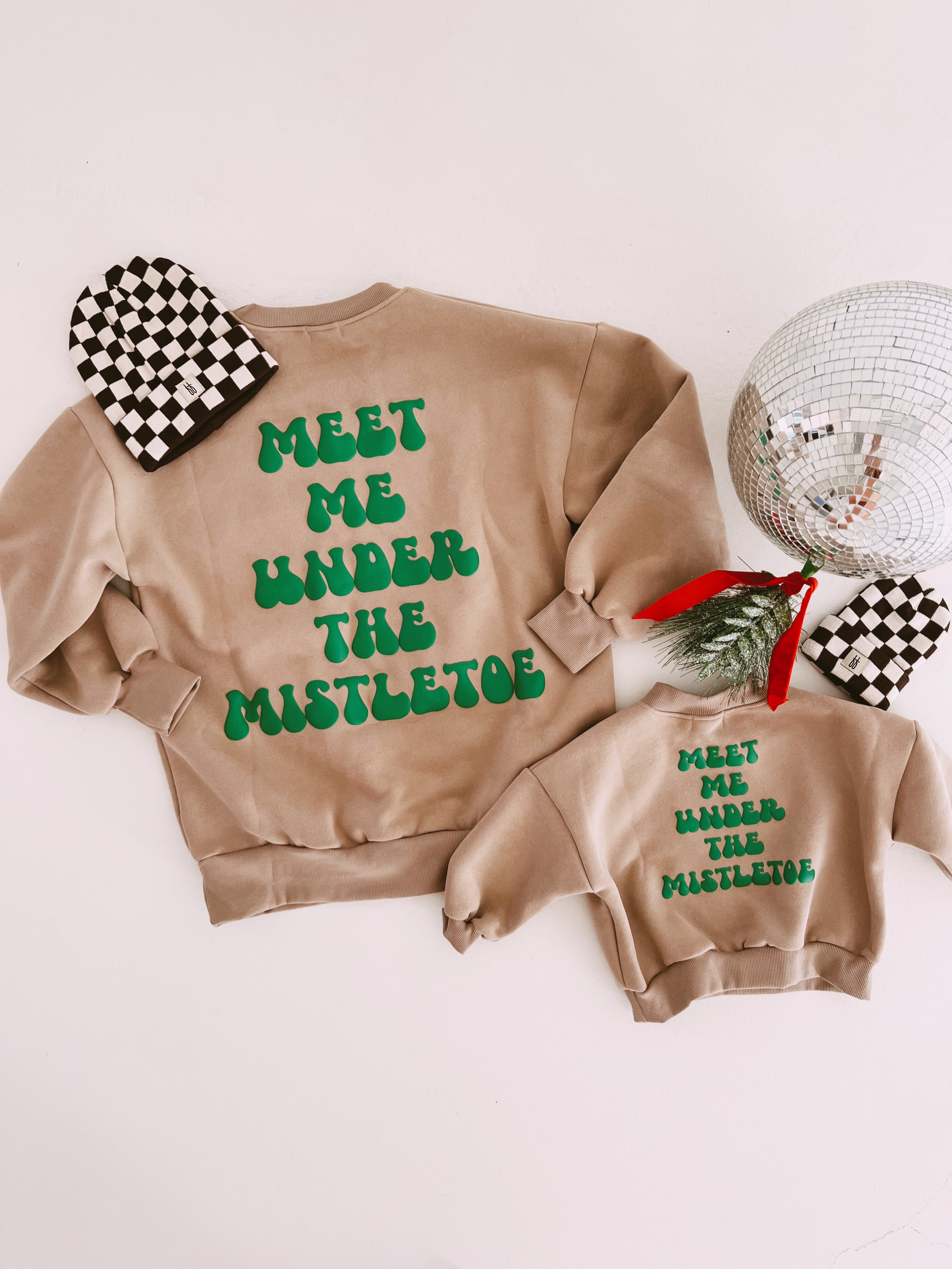 Sweatshirt | Meet Me Under The Mistletoe