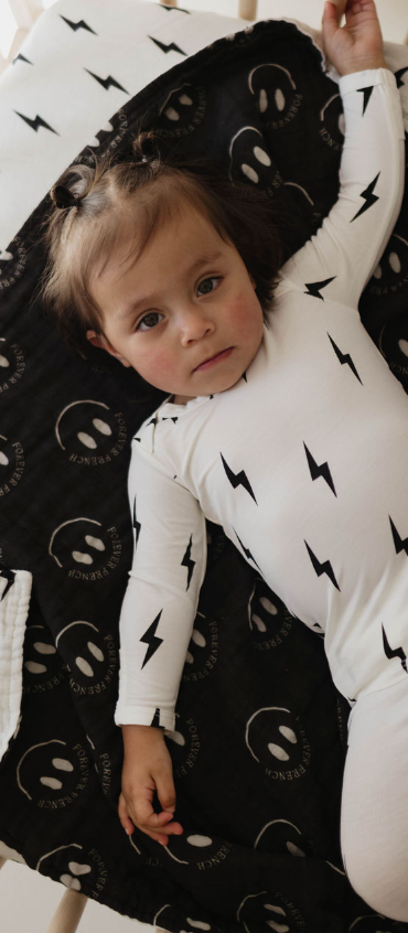 Muslin Quilt | ff Smile Black & White Bolt