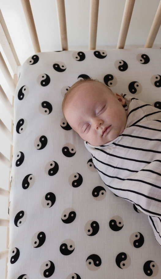 Black & White Yin Yang | Crib Sheet