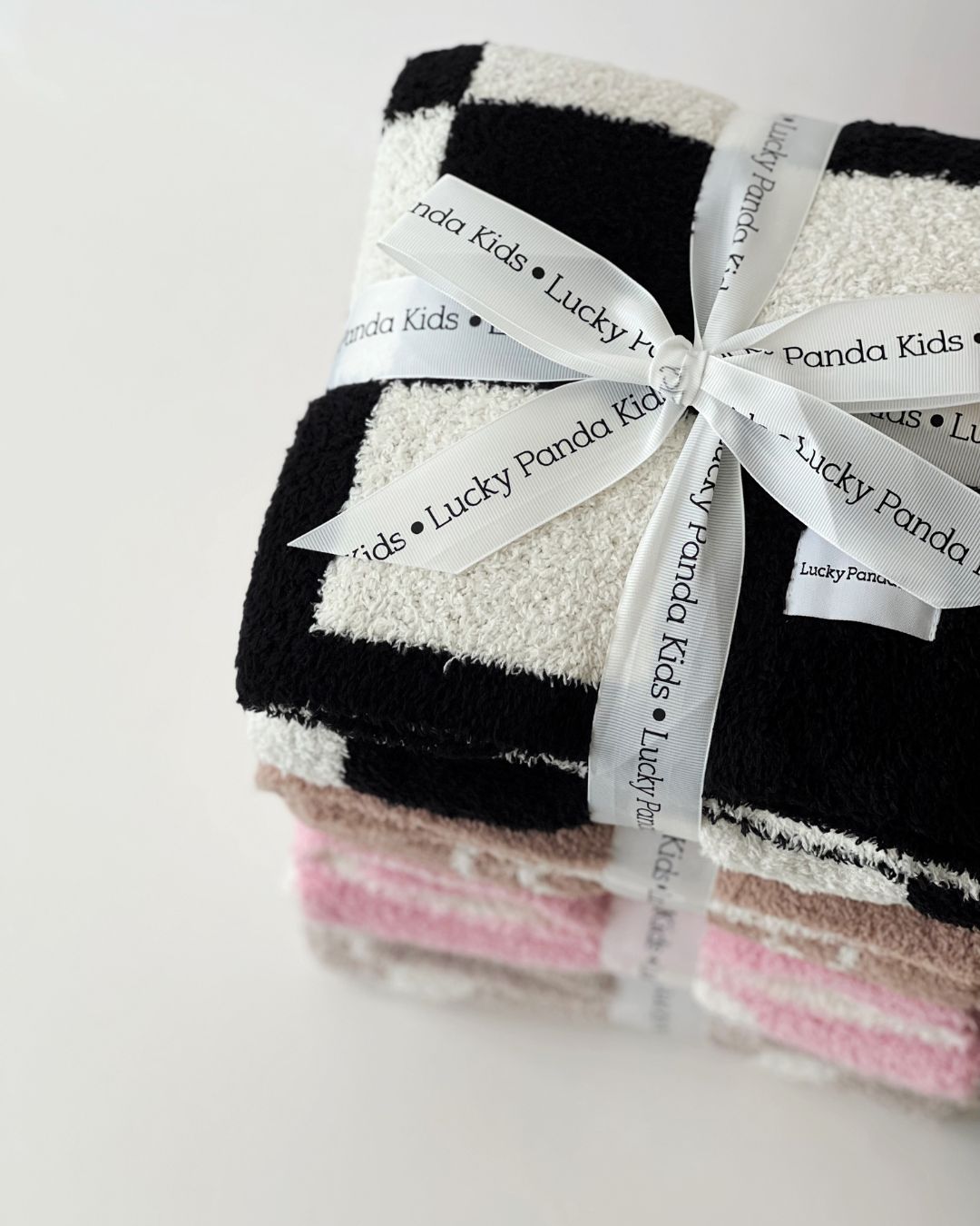 Checkered Plush Blanket | Black