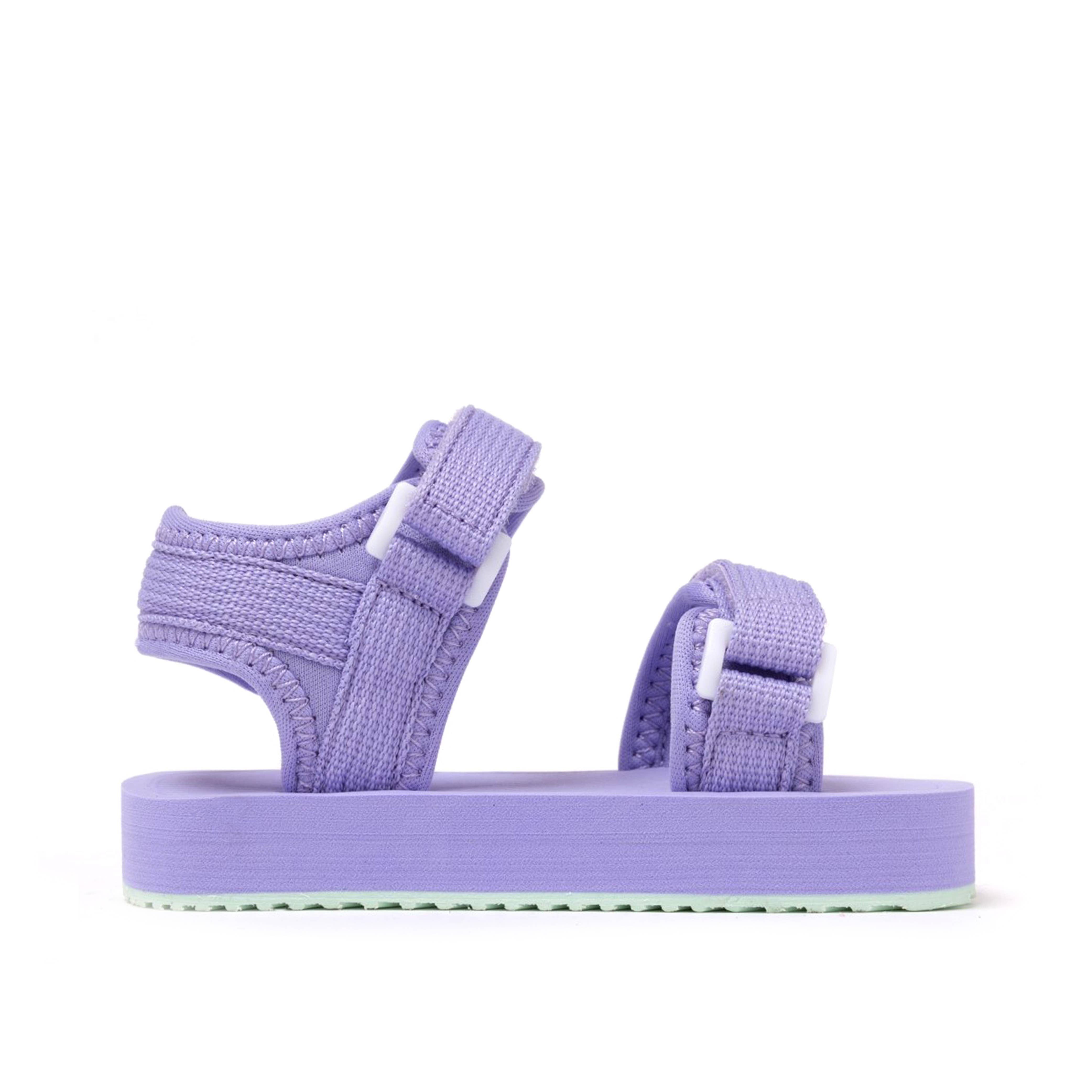 Purple toddler water sandals with adjustable straps, perfect for summer fun and outdoor adventures.